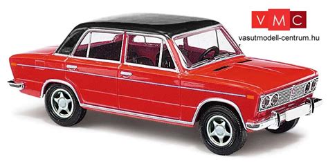 Lada Vesta piros metál színben