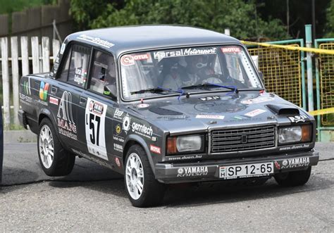 Lada rally autó