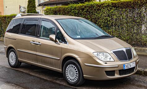 Lancia Phedra Belső Tér