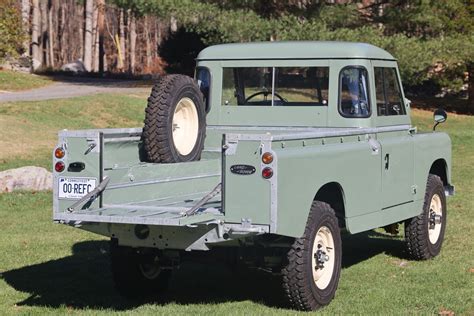 Land Rover Series II 109