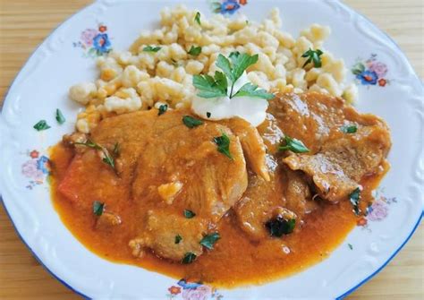 Lecsós szelet tálalva