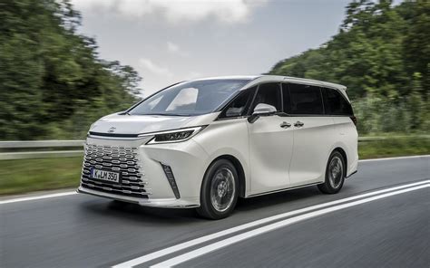 Lexus LM 2023