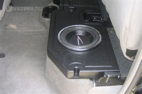 Mélynyomó elhelyezkedése az ülés alatt