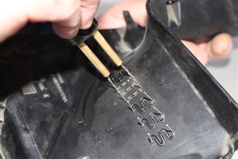 Műanyag lökhárító javítása