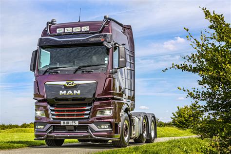 MAN TGX Individual Lion S