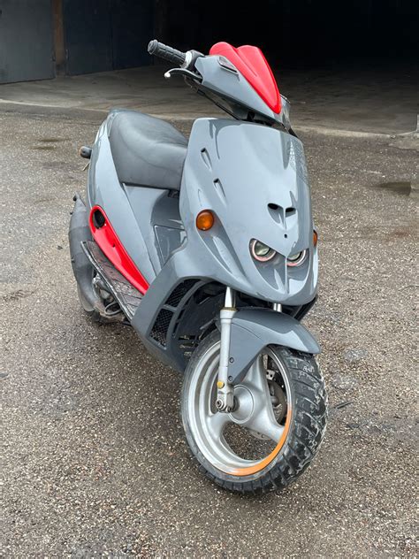 Malaguti F12 robogó