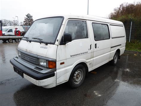 Mazda E2200 Belső tér