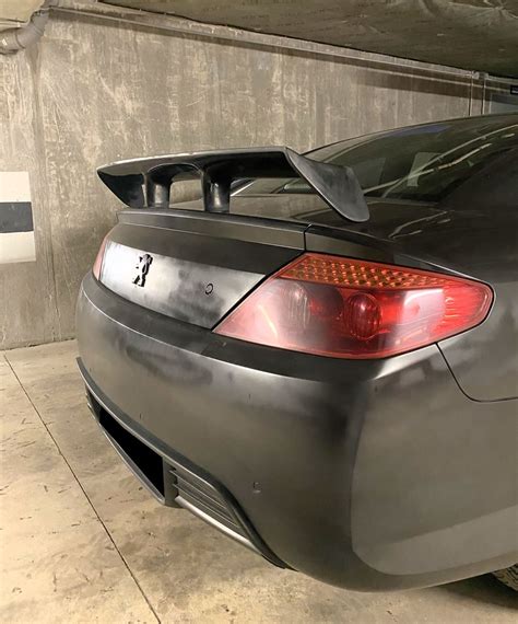 Meghibásodott hátsó spoiler