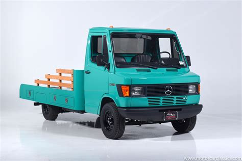 Mercedes 207D rozsdás alváz