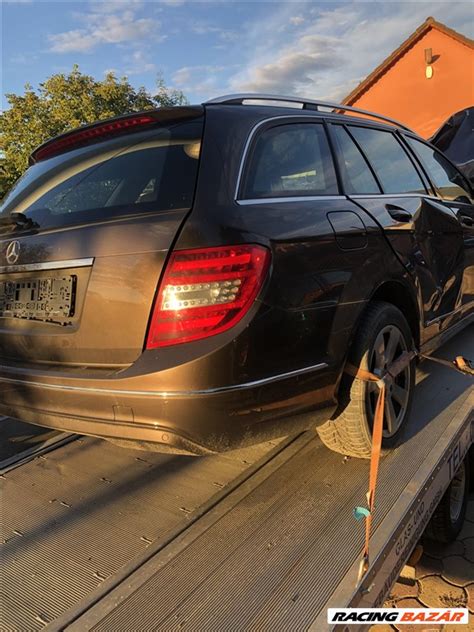 Mercedes C Osztály csomagtér