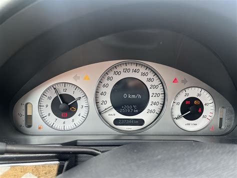 Mercedes W211 km óra