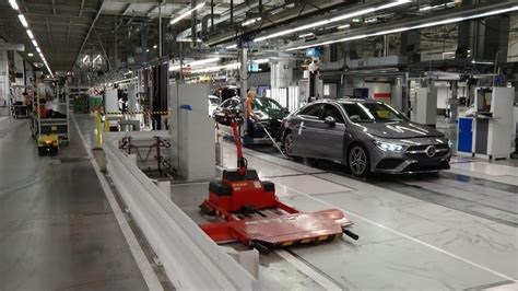 Mercedes gyár építése