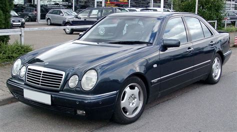 Mercedes-Benz W210