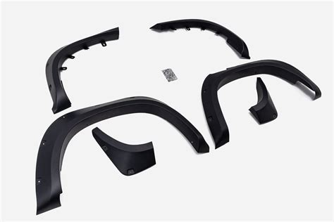 Mitsubishi L200 sárvédő