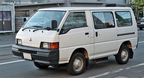 Mitsubishi L300 belső tér