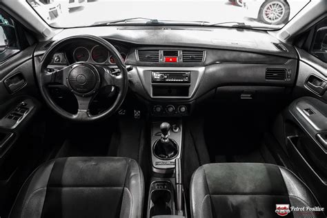 Mitsubishi Lancer Evolution IX Interior