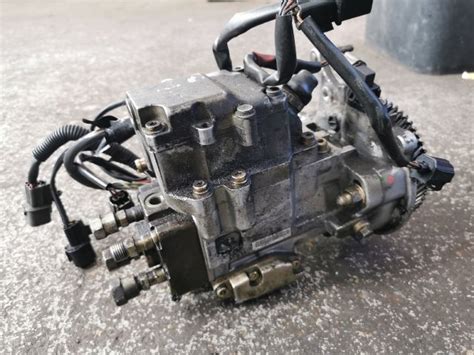 Mitsubishi Pajero adagoló