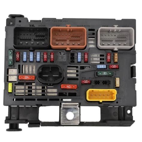 Motorháztető alatti biztosítéktábla