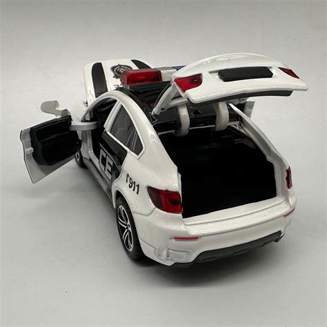 Motorháztető nyitva