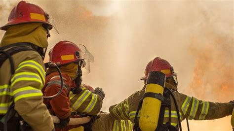 Motorszerelő műhelyben