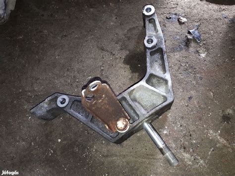 Motortartó kiszerelése