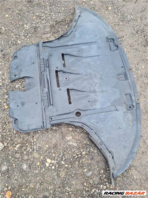 Motorvédő burkolat