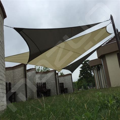 Napvitorla autóbeállóként