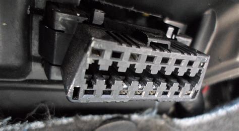OBD II csatlakozó