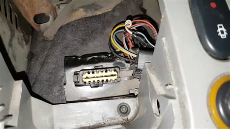 OBD csatlakozó helye egy Renault Clio 4-ben