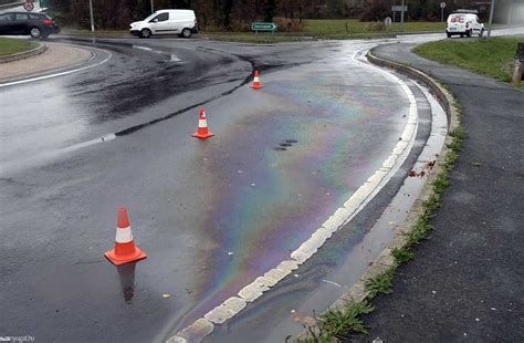 Olajfolyás a kormányműnél