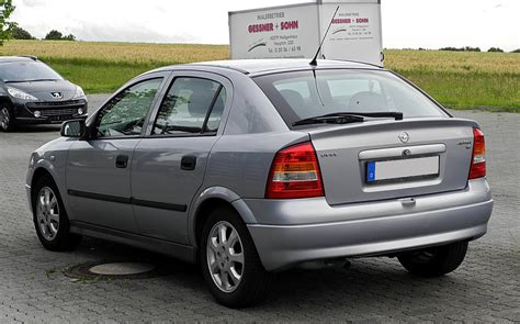 Opel Astra G alkatrészcsere