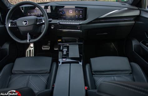 Opel Astra H beltér