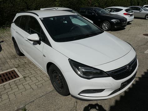 Opel Astra kombi tetőcsomagtartóval
