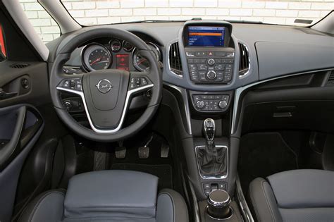 Opel Zafira A belső tér
