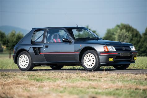 Peugeot 205 T16