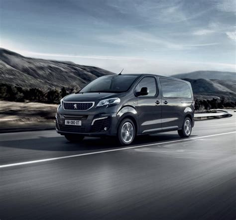 Peugeot e-Traveller elektromos kisbusz