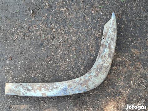 Régi típusú fém lökhárító