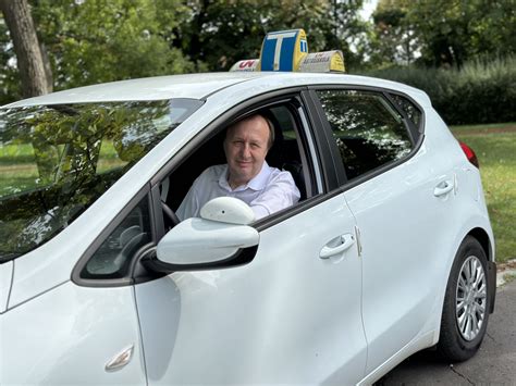 RUTINSULI oktató autó