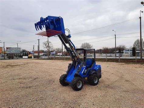 Rakodógép vontatásra alkalmas