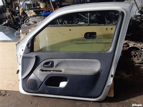 Renault Clio III jobb első ajtó