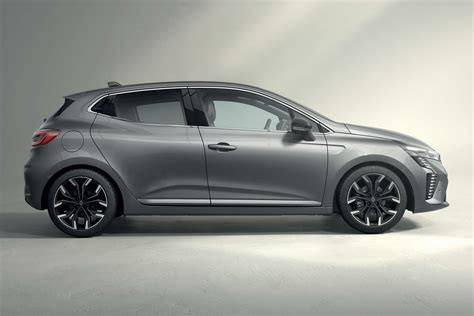 Renault Clio fekete hátulról