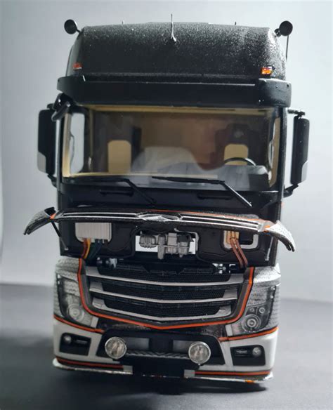 Revell Mercedes-Benz Actros MP4 modell