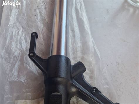 Sérült futómű alkatrészek