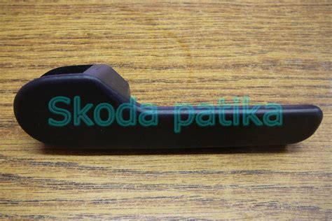 Skoda Fabia motorháztető nyitó helye