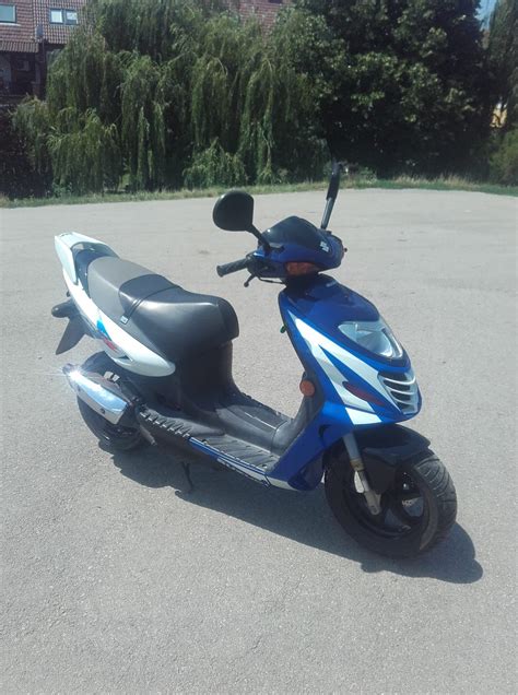 Suzuki Address 50 robogó