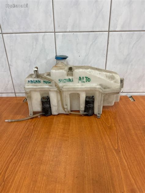 Suzuki Alto ablaktörlő folyadék tartály