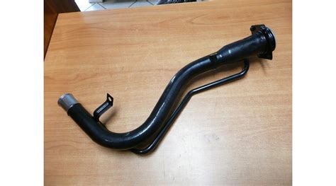 Suzuki Ignis üzemanyag betöltő cső