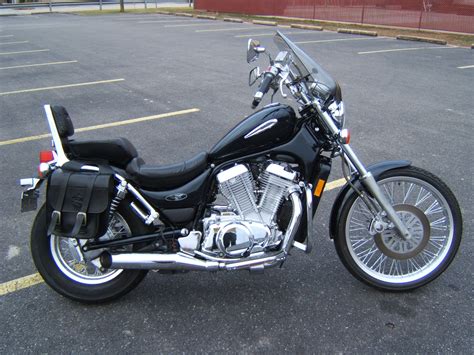 Suzuki Intruder VS 800