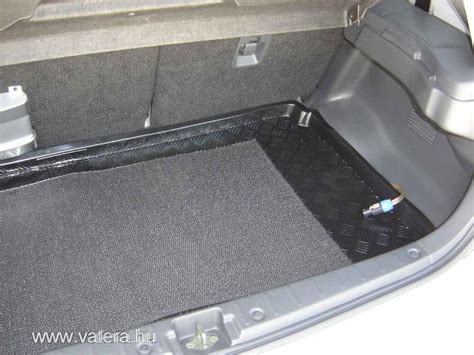 Suzuki Swift csomagtartó rekesz