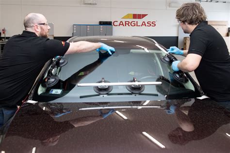 Szélvédő csere folyamata